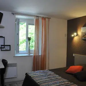 O2 Saone Hotel