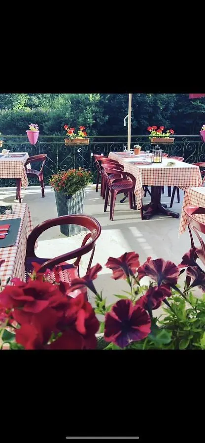 Hotel La Renaissance à Saint-Cirgues-en-Montagne