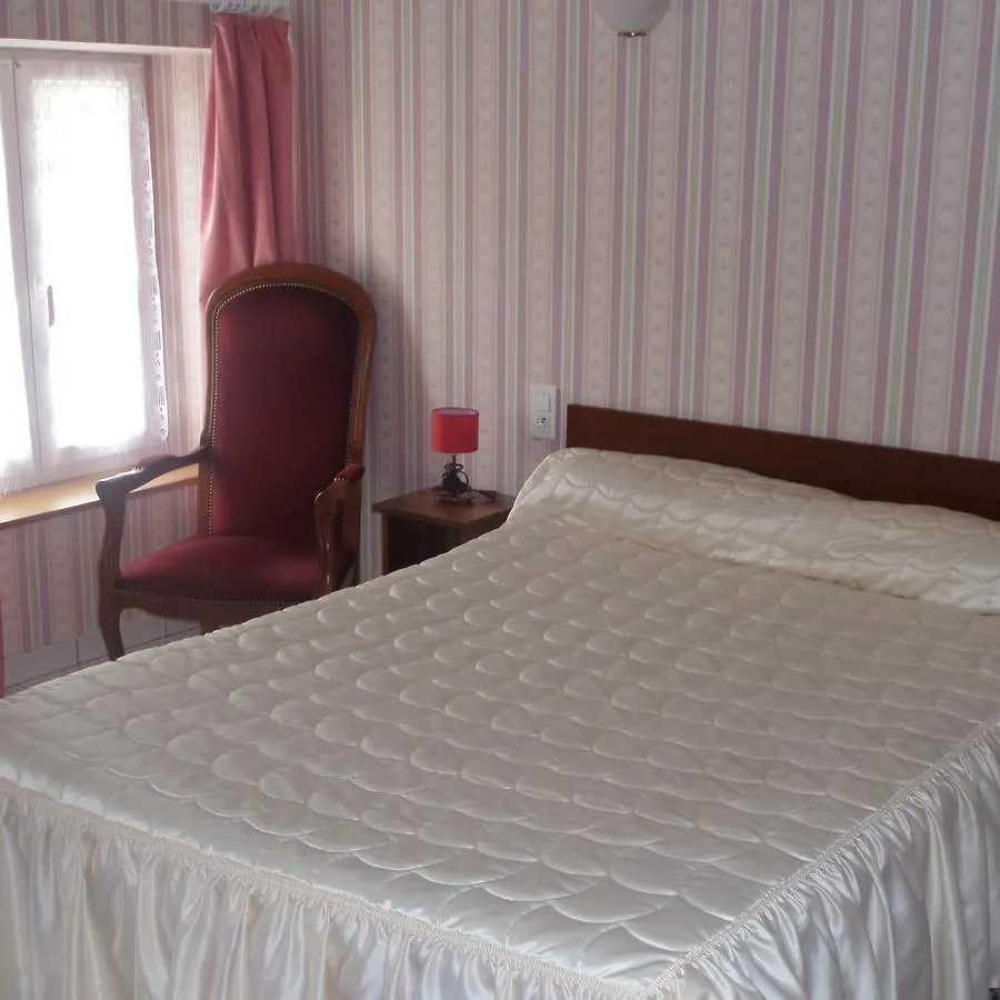 Hotel La Renaissance à Saint-Cirgues-en-Montagne 0*,